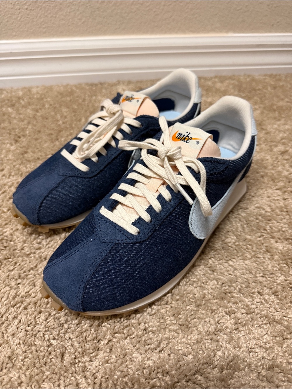 Nike women’s LD-1000 Navy and Light Blue Retro Runner Sneaker - Picture 2 of 3